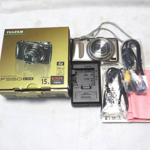 Fotocamera digitale compatta