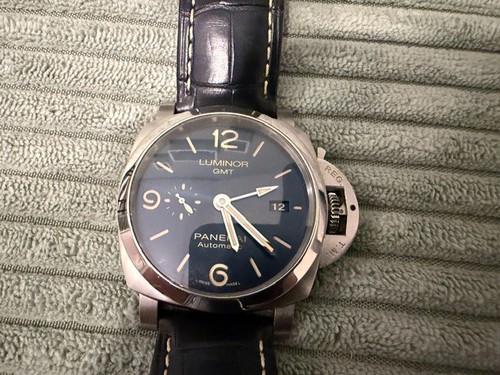 Panerai luminor gmt pam01033 - luminor,