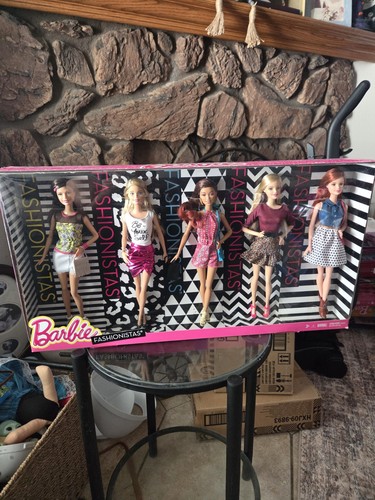 Barbie fashionistas set - barbie,