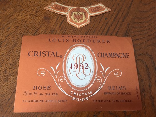 Une étiquette champagne - une,