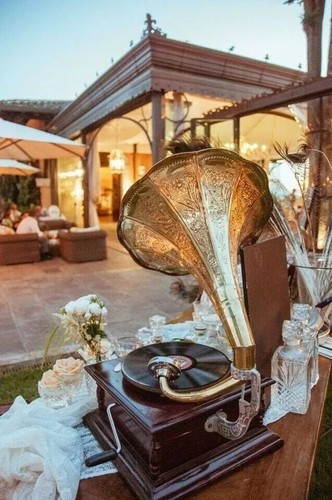 Grammofono antico - , da
