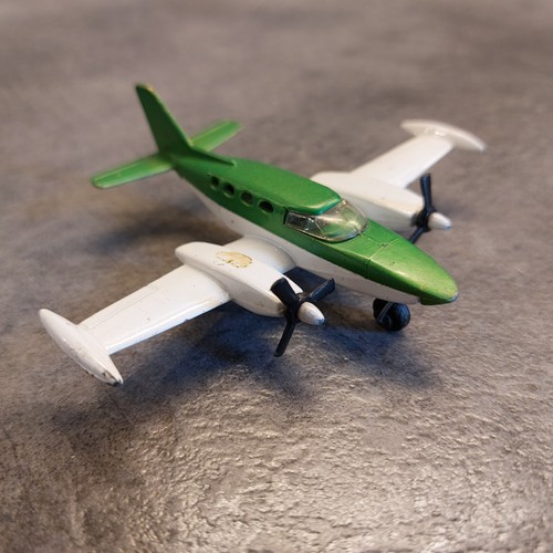 Matchbox sb9 cessna 402 1974 - matchbox,