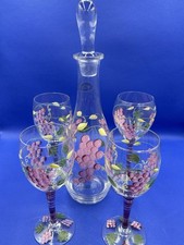 Set decanter e bicchieri da vino dipinti a mano di Home Essentials & Beyond Grape