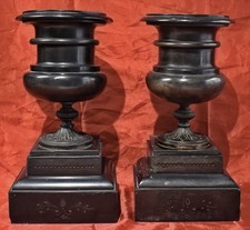 DECORAZIONI PER CAMINO,LIBRERIA  VASI ANFORE MARMO NERO E BRONZO 1800