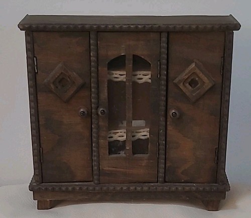 Antica casa delle bambole
