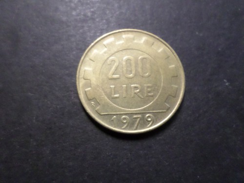 Italy 200 lire coin - italy,