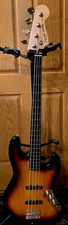 Used Squier Classic Vibe Jazz