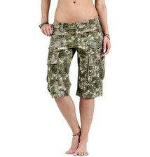 GUESS Damen Shorts Capri Hose