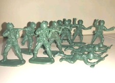 Lotto SOLDATINI vintage anni 1970 -1980 13 pz 5cm giocattolo plastica 2ww verde 