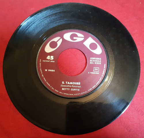 Betty curtis tamoure - il, /