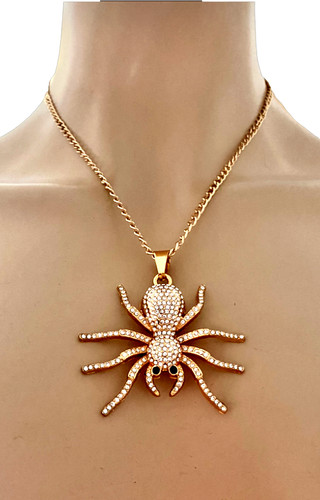Collana con ciondolo