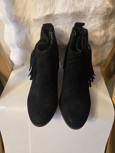 Stivaletto nero scamosciato