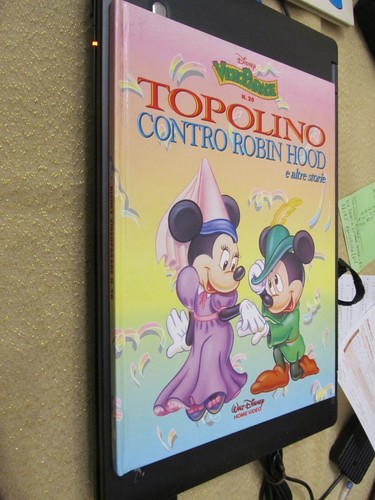 Topolino contro robin - contro, hood