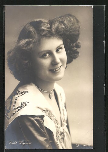Attrice violet wegner con - attrice,