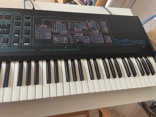 Sintetizzatore analogico