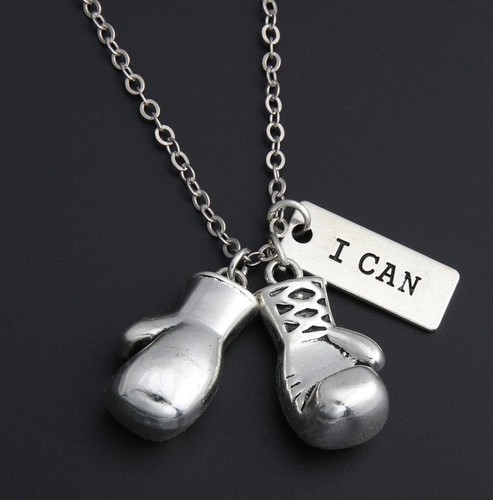 Collana con ciondolo pendente