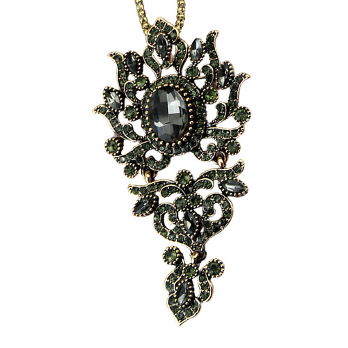 Collana con ciondolo floreale