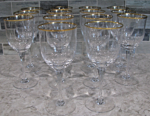 Bicchieri vino con gambo - da,