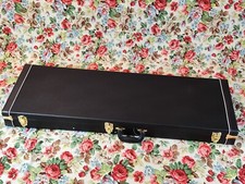 Custodia per basso. Esterno nero, interno beige: NUOVA.