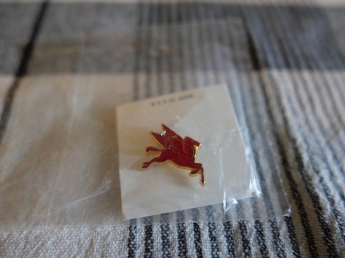 Spilla cappello bavero rosso - cappello,