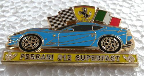 Gros pin ferrari 812 - gros,
