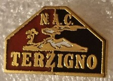 Distintivo calcio⚽️TERZIGNO 🔴⚫spilla NAPOLI pin CAMPANIA badge SMALTO n piedino