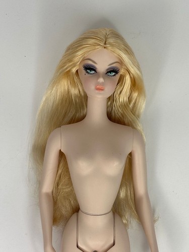 Barbie silkstone mermaid - mermaid, gown