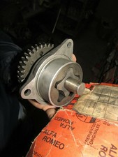 POMPA OLIO ALFA 75 90 ALFETTA