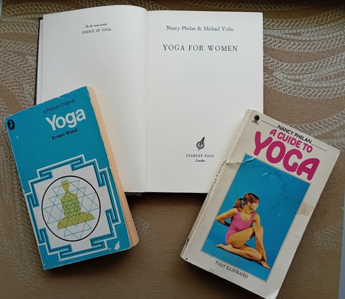 Vintage books yoga - books,