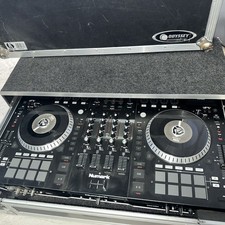 Numark NS7II Controller digitale per DJ con custodia rigida ODYUSA