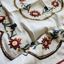 Crewel work Tablecloth Vintage