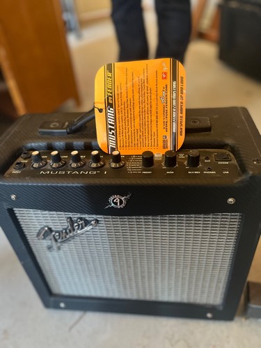 Mustang fender amp nero e - mustang,