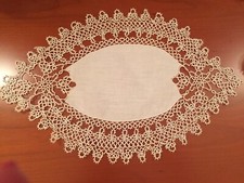 Centrino In Pizzo Chiacchierino Fatto A Mano Ovale  Lunghezza 41 Cm Col Panna