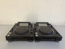 2 x Pioneer CDJ-2000NXS2 |
