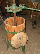 torchio ø 40 cm e pigiatrice+deraspatrice manuale marca Laverda