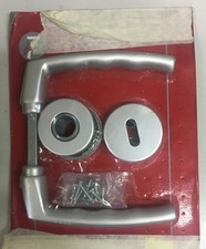 Coppia Maniglie X Porte Interno Rosetta Cromo Satinata Moderna Scatola Rovinata