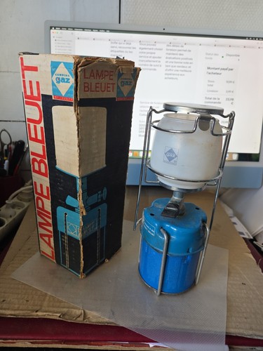 Ancienne lampe bleuet camping - ancienne,