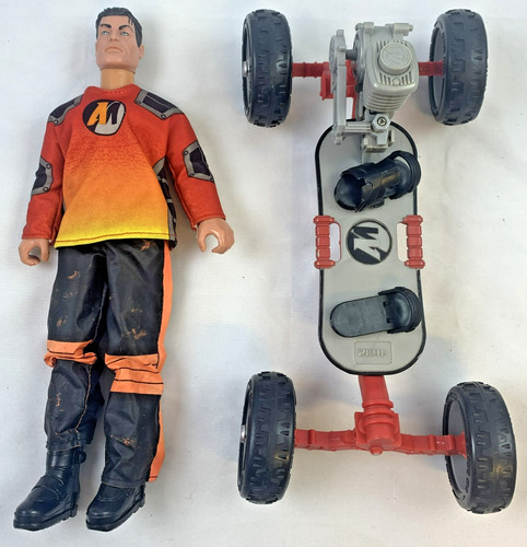 Action man hasbro - action, skateboard