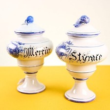 coppia di vasi da farmacia in