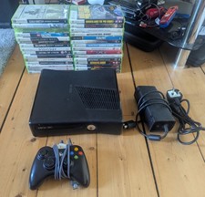 Xbox 360 Slim 4GB Console con