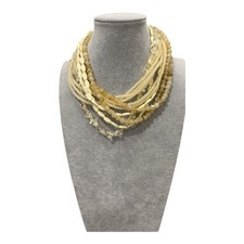 Collana corta multigiro in tonalità avorio e beige