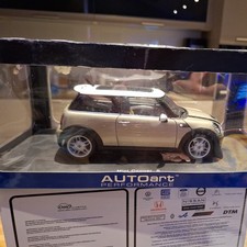 Modellino tetto 1:18 AUTOart