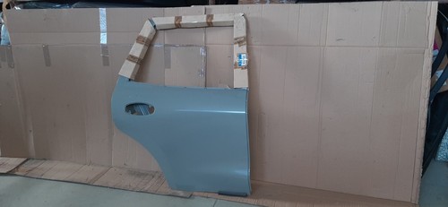 7700426100 portiera posteriore
