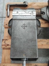 CUTER mod. TITANIA morsa con base girevole graduata