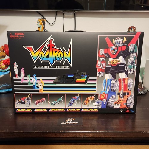 Toynami voltron defender of - toynami,