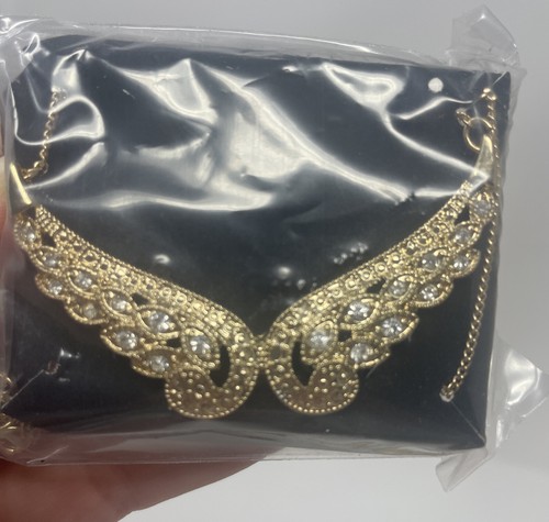 Collana dichiarazione ali