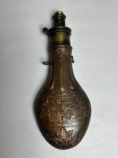 PISTOLA OTTONE POLVERE FIASCHETTA OTTONE ARABESCHI GOFFRATO.