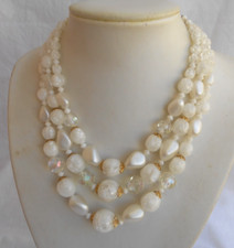 Collana firmata WEST GERMANY 3 fili con sfere in lucite chiari e bianche