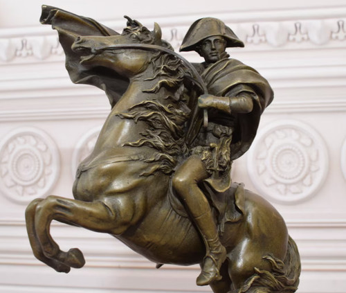 Statua scultura cavallo