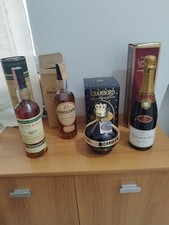 Bottiglie Vintage Di Whisky 